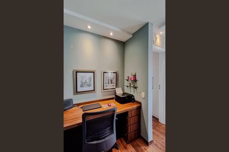 Apartamento para alugar com 148m², 3 quartos e 2 vagas Apartamento para alugar com 148m², 3 quartos e 2 vagasEscritório