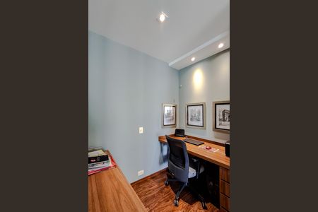 Apartamento para alugar com 148m², 3 quartos e 2 vagas Apartamento para alugar com 148m², 3 quartos e 2 vagasEscritório