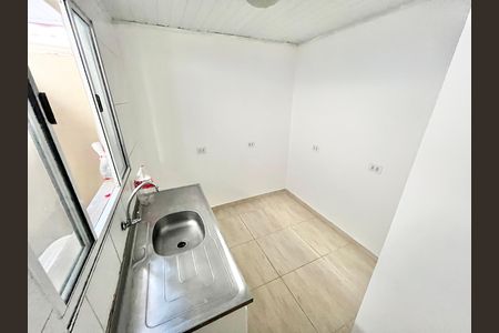 Cozinha de casa para alugar com 1 quarto, 40m² em Vila Diva, São Paulo