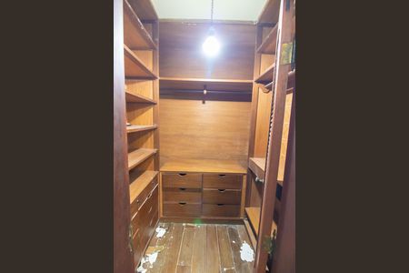 Casa para alugar com 334m², 3 quartos e 1 vagaCloset