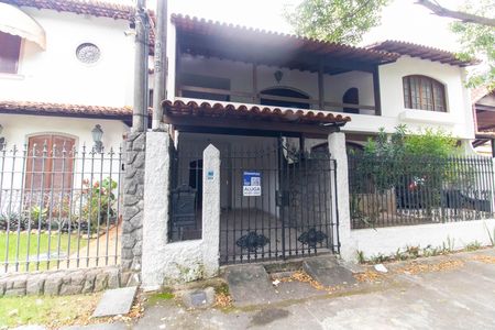 Casa para alugar com 334m², 3 quartos e 1 vagaPlaquinha 