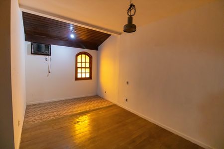 Casa para alugar com 334m², 3 quartos e 1 vagaSuíte 1
