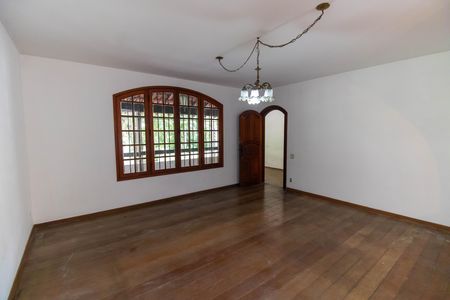 Casa para alugar com 334m², 3 quartos e 1 vagaSala