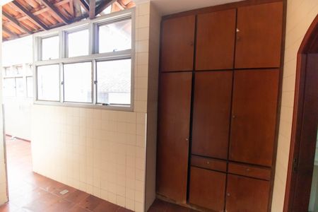Casa para alugar com 334m², 3 quartos e 1 vagaÁrea de Serviço