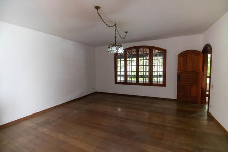 Casa para alugar com 334m², 3 quartos e 1 vagaSala
