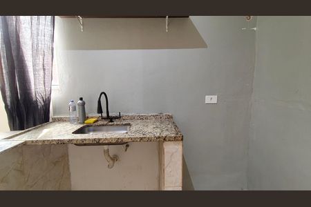Casa para alugar com 2 quartos, 70m² em Vila Zat, São Paulo