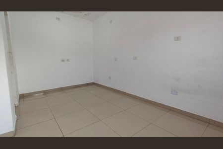 Casa para alugar com 2 quartos, 70m² em Vila Zat, São Paulo
