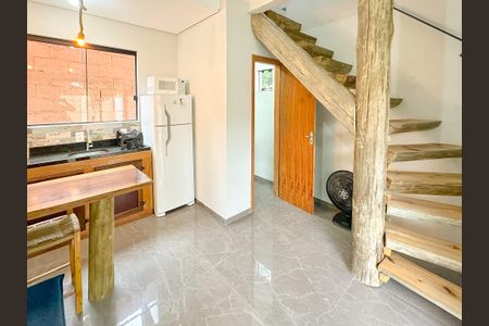 Sala de apartamento para alugar com 1 quarto, 50m² em São João do Rio Vermelho, Florianópolis