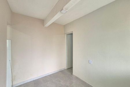 Casa para alugar com 50m², 1 quarto e 1 vaga Casa para alugar com 50m², 1 quarto e 1 vagaSala