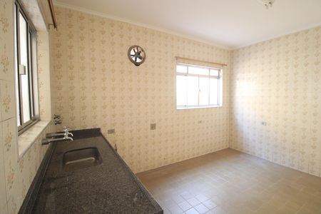 Casa para alugar com 250m², 2 quartos e 2 vagasCozinha