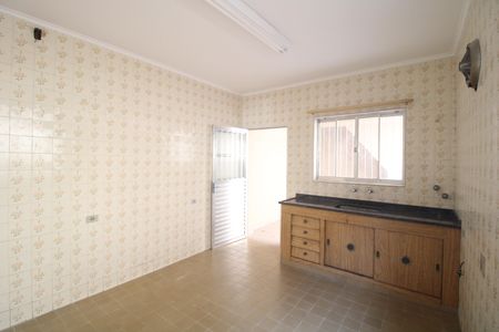 Casa para alugar com 250m², 2 quartos e 2 vagasCozinha