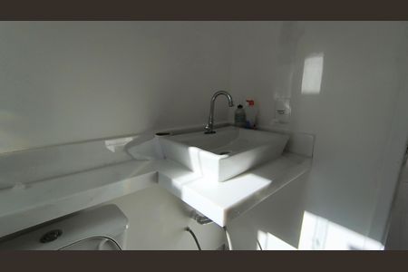 Casa de condomínio à venda com 180m², 3 quartos e 1 vaga Casa de condomínio à venda com 180m², 3 quartos e 1 vagaBanheiro Social 2