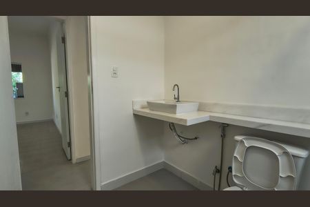 Casa de condomínio à venda com 180m², 3 quartos e 1 vaga Casa de condomínio à venda com 180m², 3 quartos e 1 vagaBanheiro Social 1