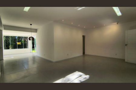 Casa de condomínio à venda com 180m², 3 quartos e 1 vaga Casa de condomínio à venda com 180m², 3 quartos e 1 vagaSala