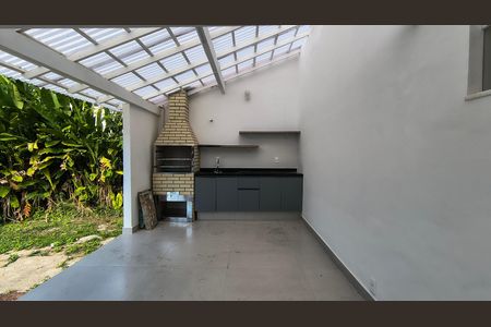 Casa de condomínio à venda com 180m², 3 quartos e 1 vaga Casa de condomínio à venda com 180m², 3 quartos e 1 vagaÁrea Gourmet