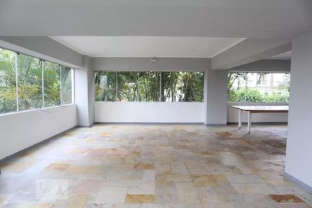 Apartamento à venda com 62m², 2 quartos e 1 vaga Apartamento à venda com 62m², 2 quartos e 1 vagaÁrea comum - Salão de festas