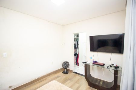 Quarto Suíte de casa à venda com 3 quartos, 360m² em Industrial São Luiz, Contagem