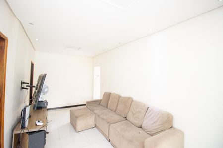 Sala de casa à venda com 3 quartos, 360m² em Industrial São Luiz, Contagem
