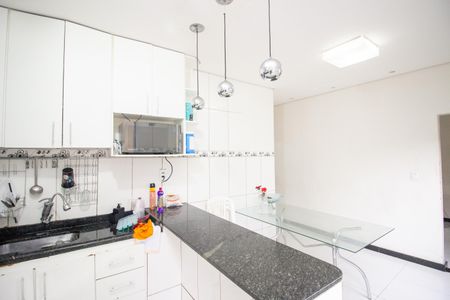 Casa para alugar com 360m², 3 quartos e 5 vagas Casa para alugar com 360m², 3 quartos e 5 vagasCozinha e Área de Serviço