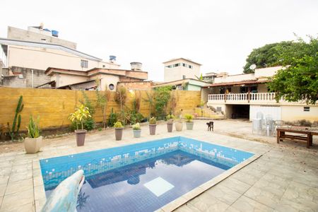 Casa para alugar com 360m², 3 quartos e 5 vagas Casa para alugar com 360m², 3 quartos e 5 vagasPiscina