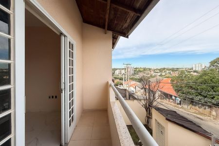 Casa para alugar com 110m², 2 quartos e 2 vagas Casa para alugar com 110m², 2 quartos e 2 vagasSacada Quarto 1