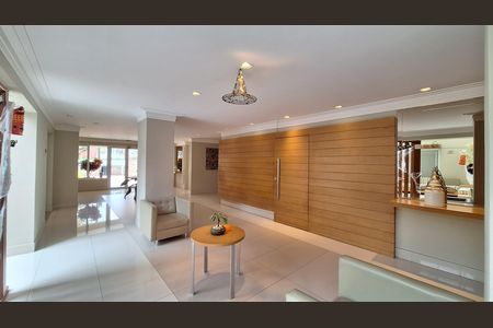 Apartamento à venda com 110m², 3 quartos e 2 vagas Apartamento à venda com 110m², 3 quartos e 2 vagasHall de entrada