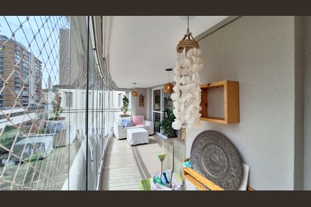 Apartamento à venda com 110m², 3 quartos e 2 vagas Apartamento à venda com 110m², 3 quartos e 2 vagasVaranda