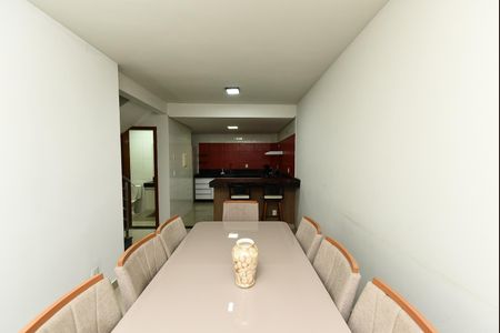 Casa para alugar com 300m², 3 quartos e 4 vagas Casa para alugar com 300m², 3 quartos e 4 vagasCopa