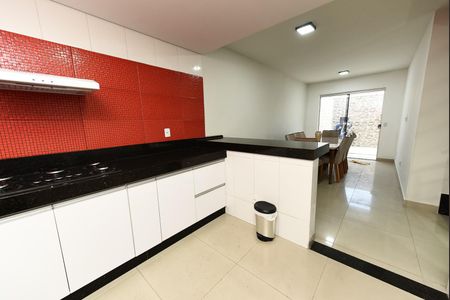 Casa para alugar com 300m², 3 quartos e 4 vagas Casa para alugar com 300m², 3 quartos e 4 vagasCozinha