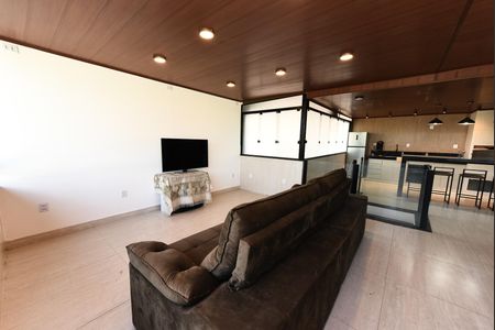 Casa para alugar com 300m², 3 quartos e 4 vagas Casa para alugar com 300m², 3 quartos e 4 vagasSala