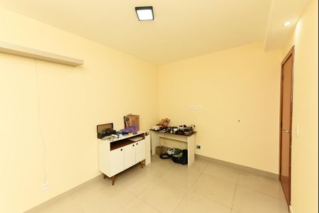 Casa para alugar com 300m², 3 quartos e 4 vagas Casa para alugar com 300m², 3 quartos e 4 vagasQuarto 2