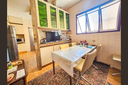 Apartamento à venda com 321m², 4 quartos e 3 vagas Apartamento à venda com 321m², 4 quartos e 3 vagasCozinha