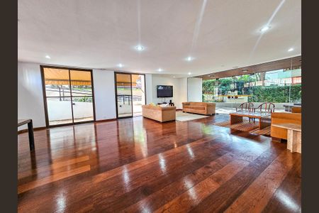 Apartamento à venda com 321m², 4 quartos e 3 vagas Apartamento à venda com 321m², 4 quartos e 3 vagasÁrea comum - Salão de festas