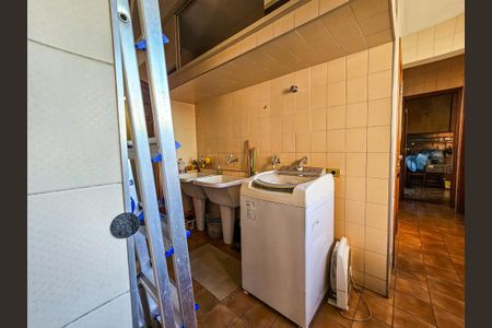 Apartamento à venda com 321m², 4 quartos e 3 vagas Apartamento à venda com 321m², 4 quartos e 3 vagasÁrea de Serviço
