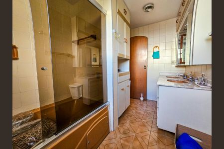 Apartamento à venda com 321m², 4 quartos e 3 vagas Apartamento à venda com 321m², 4 quartos e 3 vagasBanheiro da Suíte