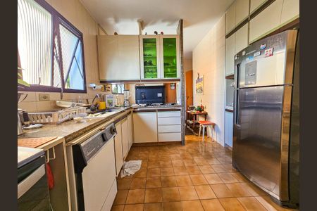 Apartamento à venda com 321m², 4 quartos e 3 vagas Apartamento à venda com 321m², 4 quartos e 3 vagasCozinha