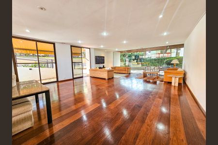 Apartamento à venda com 321m², 4 quartos e 3 vagas Apartamento à venda com 321m², 4 quartos e 3 vagasÁrea comum - Salão de festas