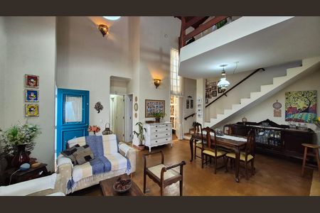 Casa à venda com 237m², 3 quartos e 5 vagasSala