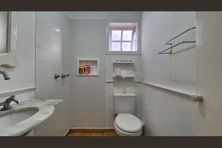 Casa à venda com 237m², 3 quartos e 5 vagasBanheiro da suíte