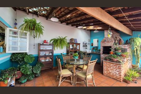 Casa à venda com 237m², 3 quartos e 5 vagasArea externa