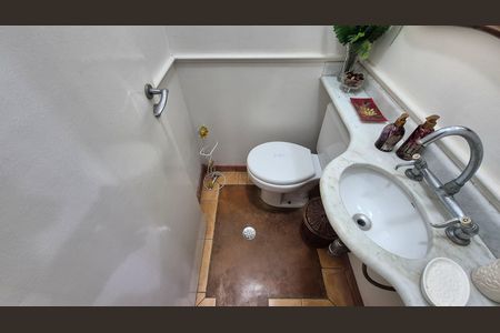 Casa à venda com 237m², 3 quartos e 5 vagasLavabo