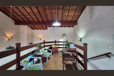 Casa à venda com 237m², 3 quartos e 5 vagasSala
