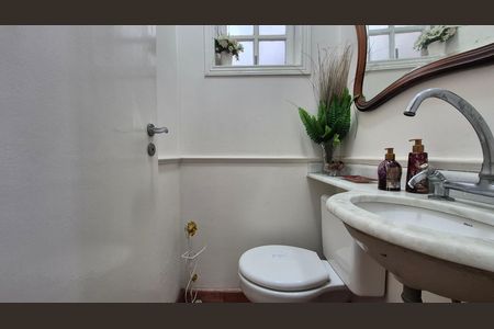Casa à venda com 237m², 3 quartos e 5 vagasLavabo