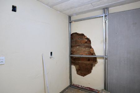 Quarto de kitnet/studio para alugar com 1 quarto, 18m² em Esplanada, Belo Horizonte