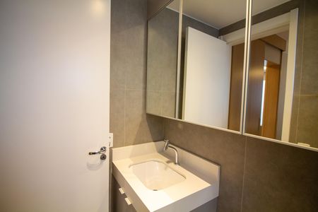 Banheiro da Suíte de apartamento à venda com 1 quarto, 28m² em Jardim Caravelas, São Paulo