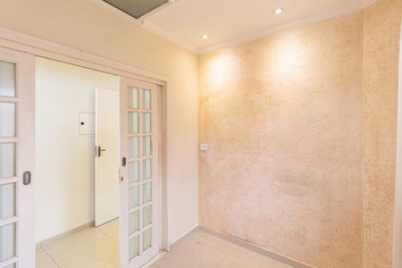 EscritórioEscritório de casa à venda com 3 quartos, 205m² em Jardim das Flores, Osasco