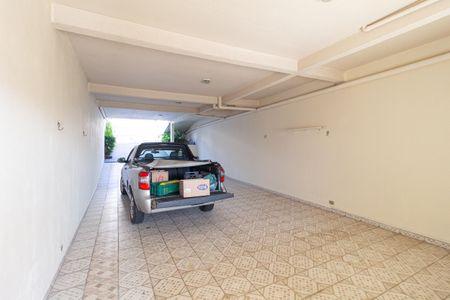 Garagem de casa à venda com 3 quartos, 205m² em Jardim das Flores, Osasco