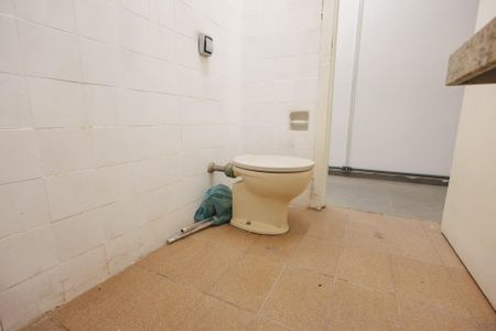 Casa para alugar com 120m², 4 quartos e 1 vaga Casa para alugar com 120m², 4 quartos e 1 vagaBanheiro Corredor