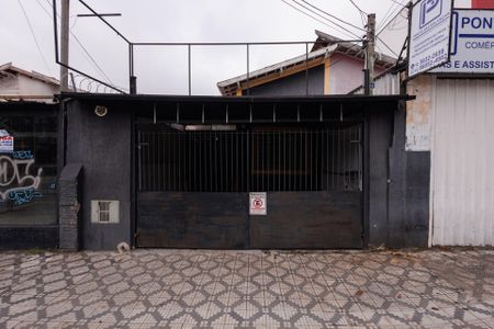 Casa para alugar com 120m², 4 quartos e 1 vaga Casa para alugar com 120m², 4 quartos e 1 vagaFachada