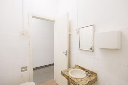 Casa para alugar com 120m², 4 quartos e 1 vaga Casa para alugar com 120m², 4 quartos e 1 vagaBanheiro Corredor